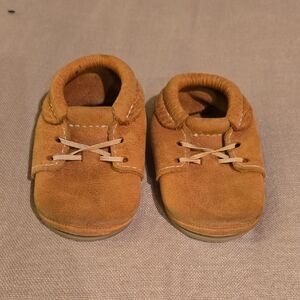Freshly Picked Tan Suede Kids Moccasin Slip-Ons Size 5